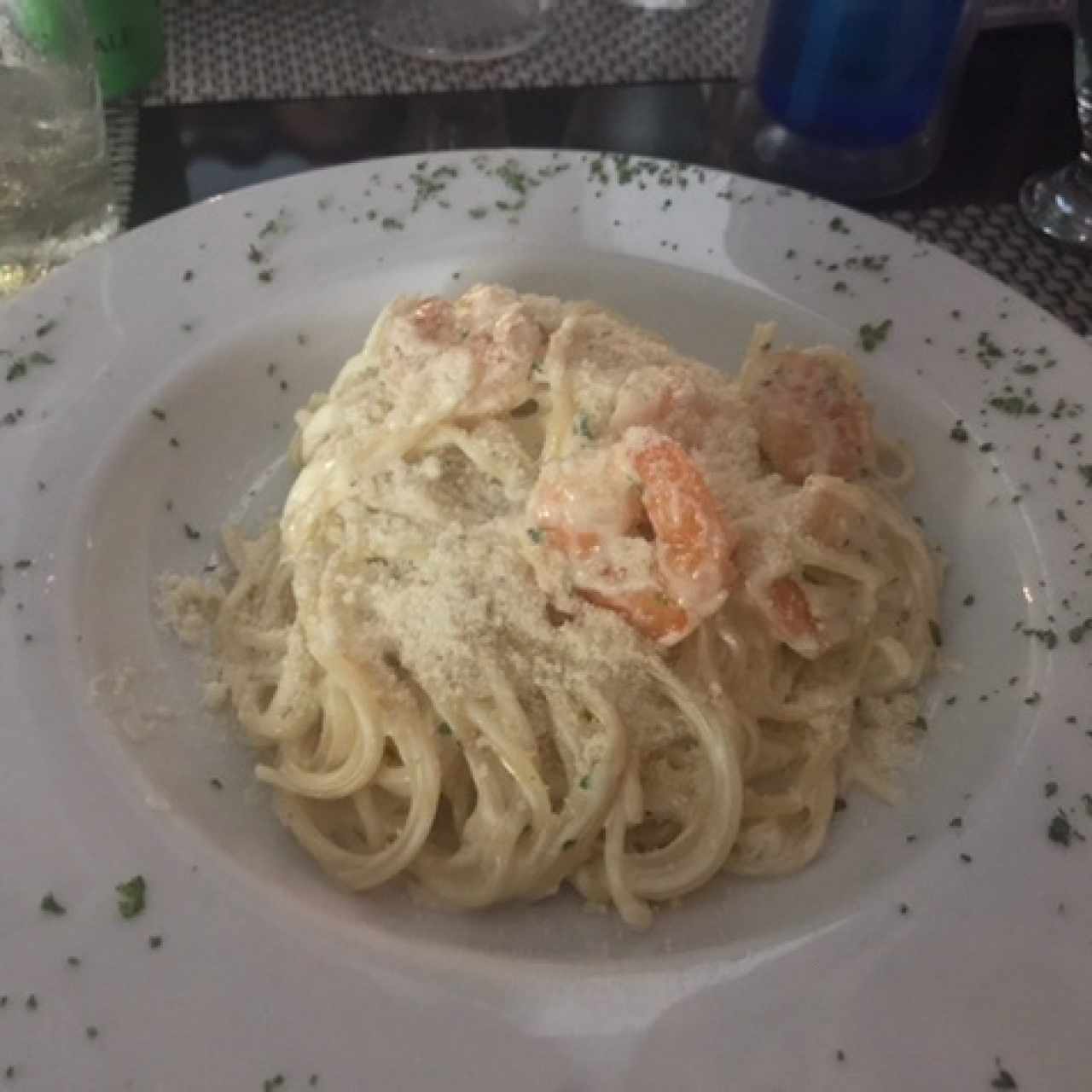 pasta con camarones en salsa blanca