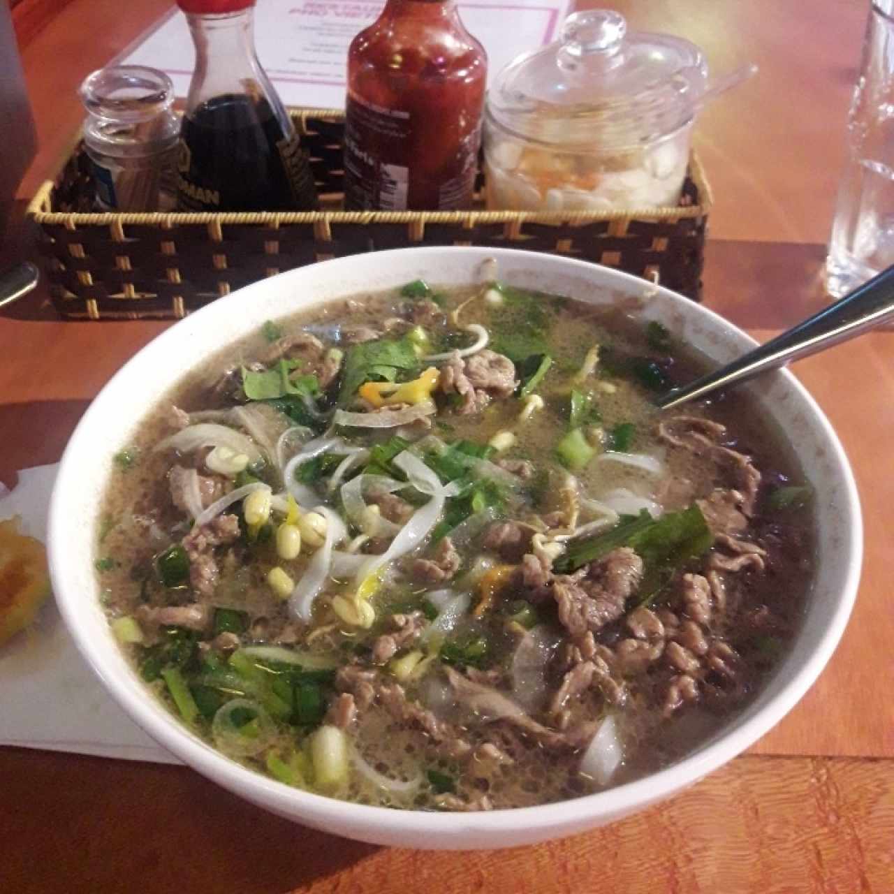 pho de carne salteada