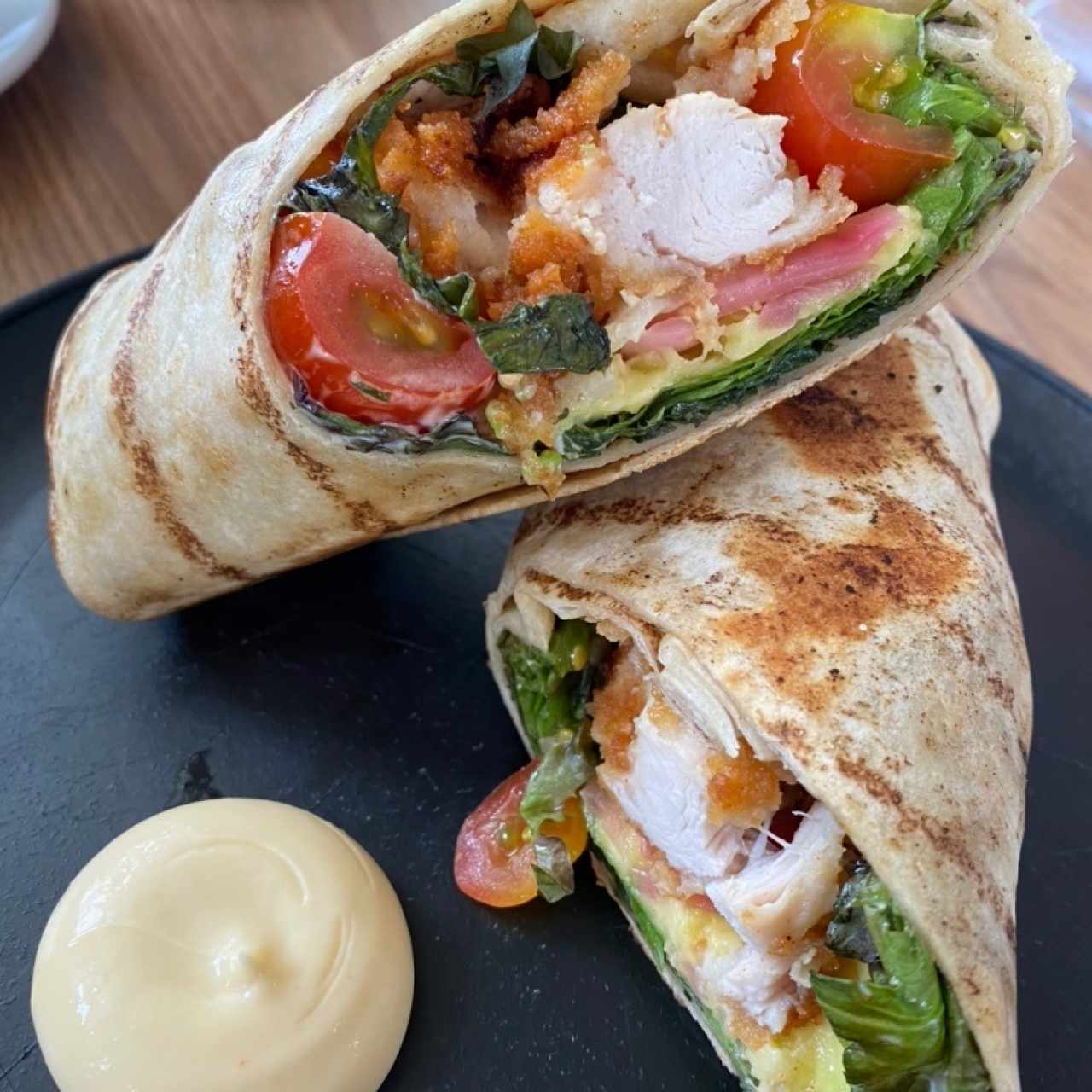 Wrap de Pollo (Spicy honey chicken wrap)