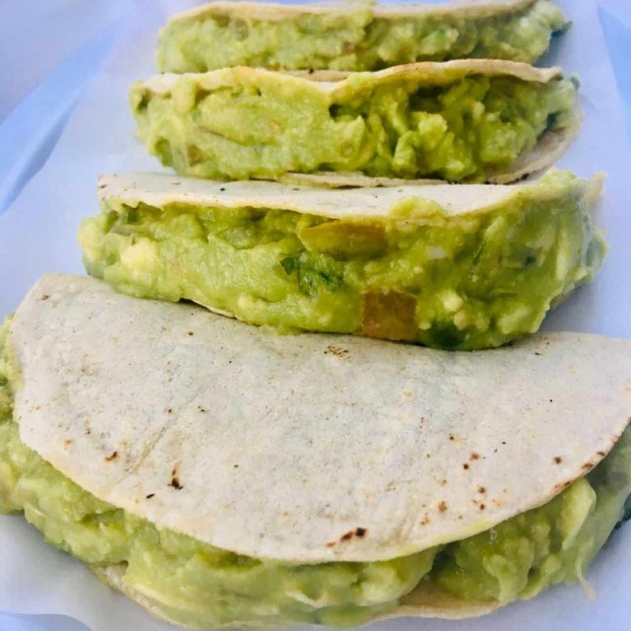 tacos veganos de guacamole