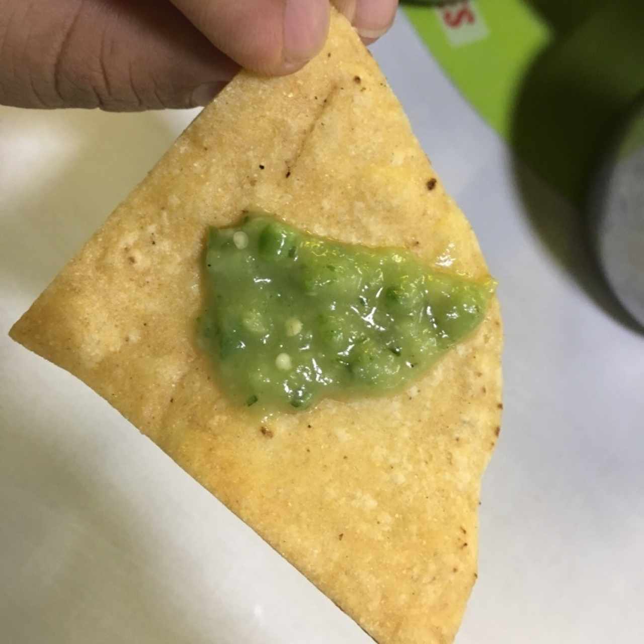 totopo con salsa verde