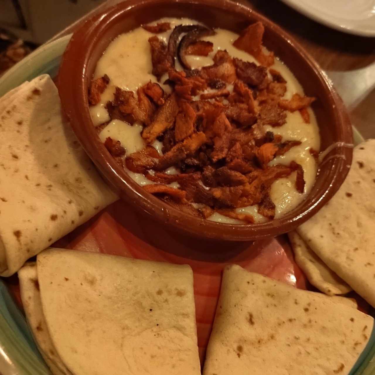 Queso Fundido con Longaniza