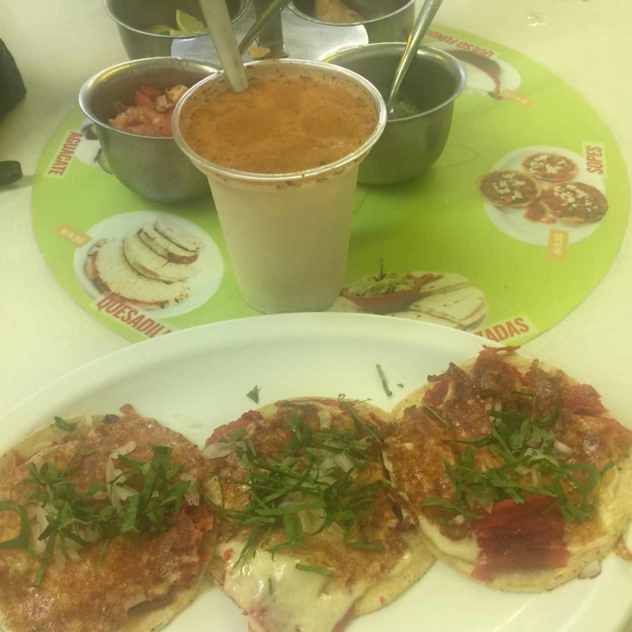 tacos al pastor con queso 