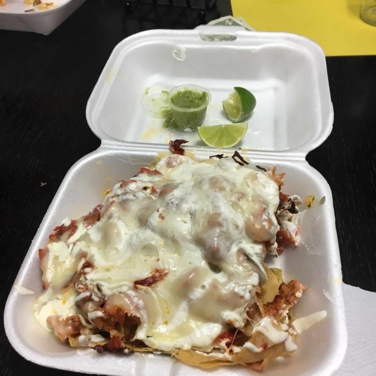 Nachos con Chorizo y Carne al Pastor