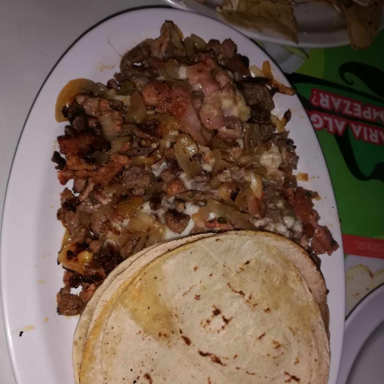 Alambre de carne y chorizo