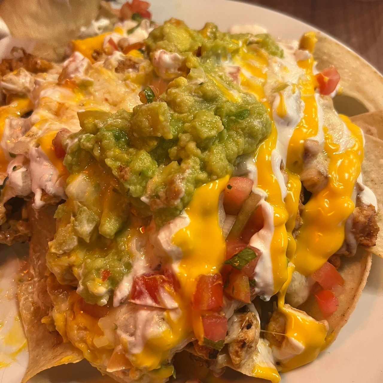 Nachos de pollo y chorizo