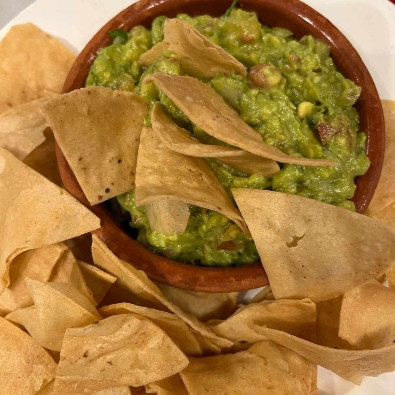 Guacamole con chips