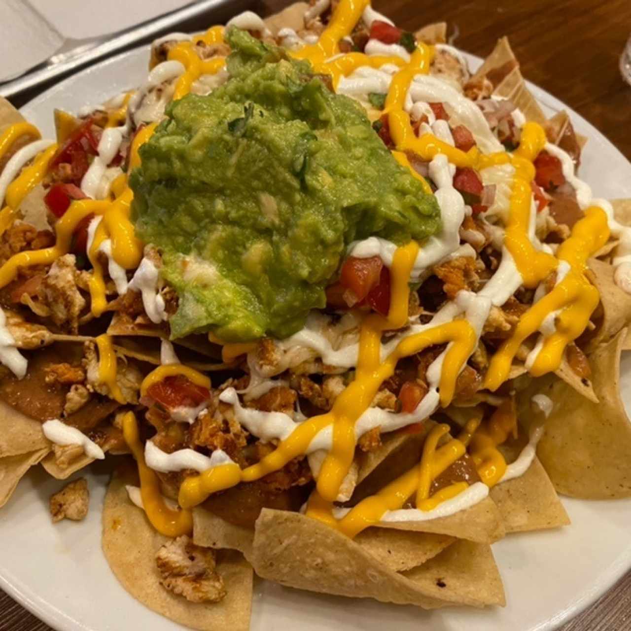 Nachos de combinación: pollo y chorrizo