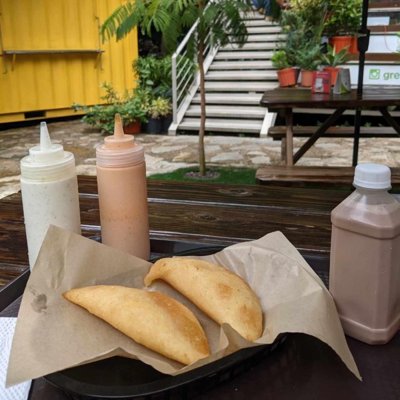 Empanada de queso y Toddy 