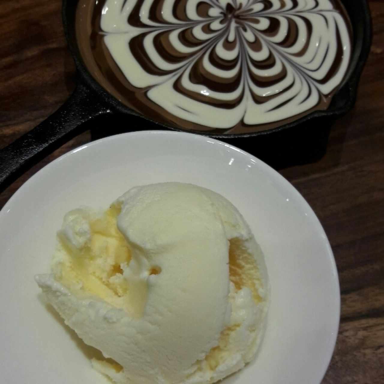 brownie con helado