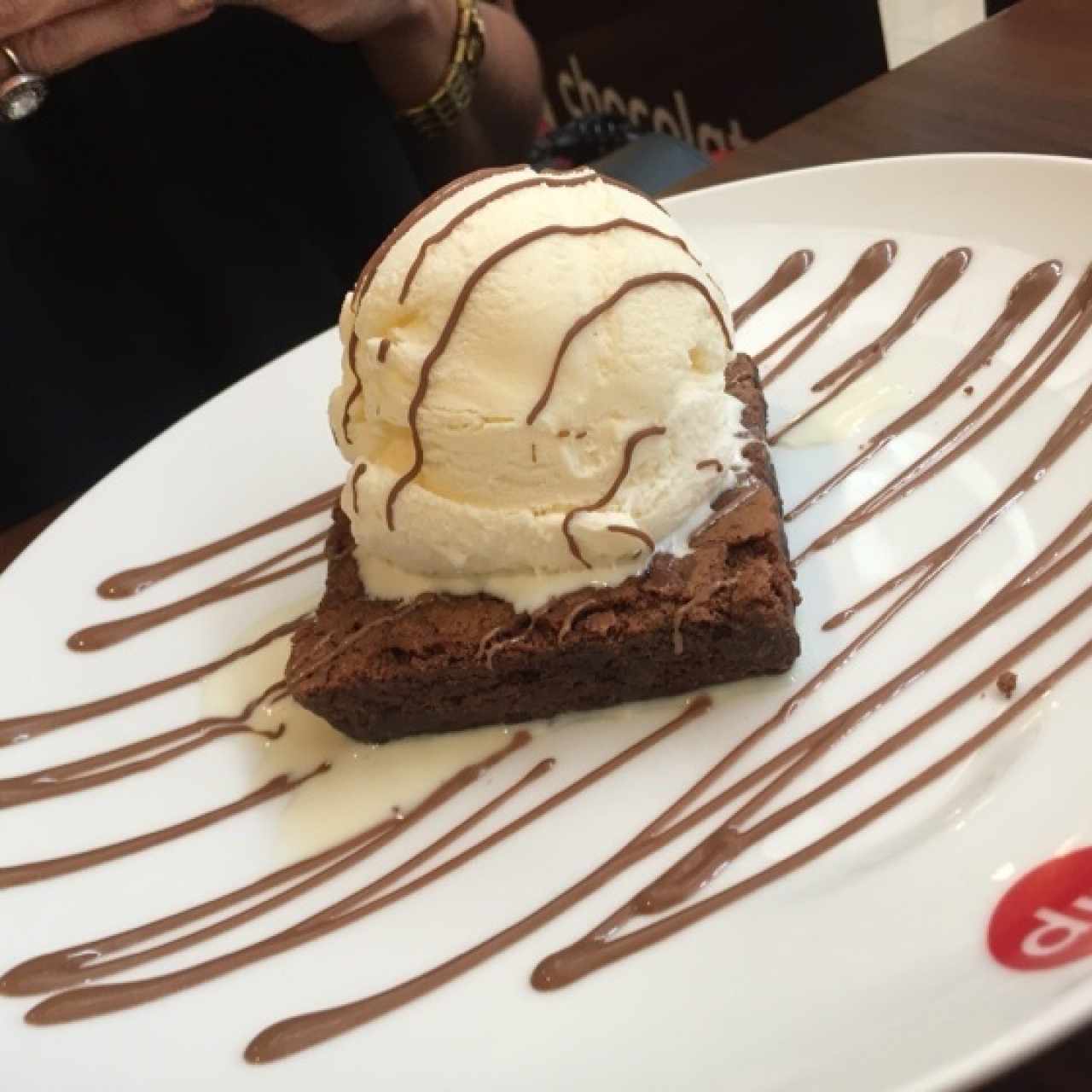 Brownie con helado