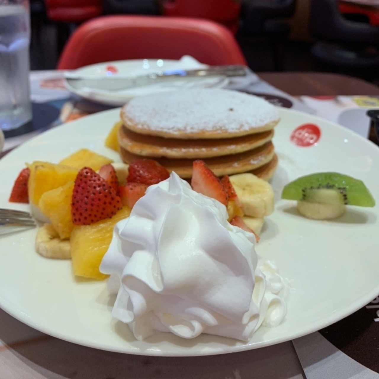 pancakes y frutas 