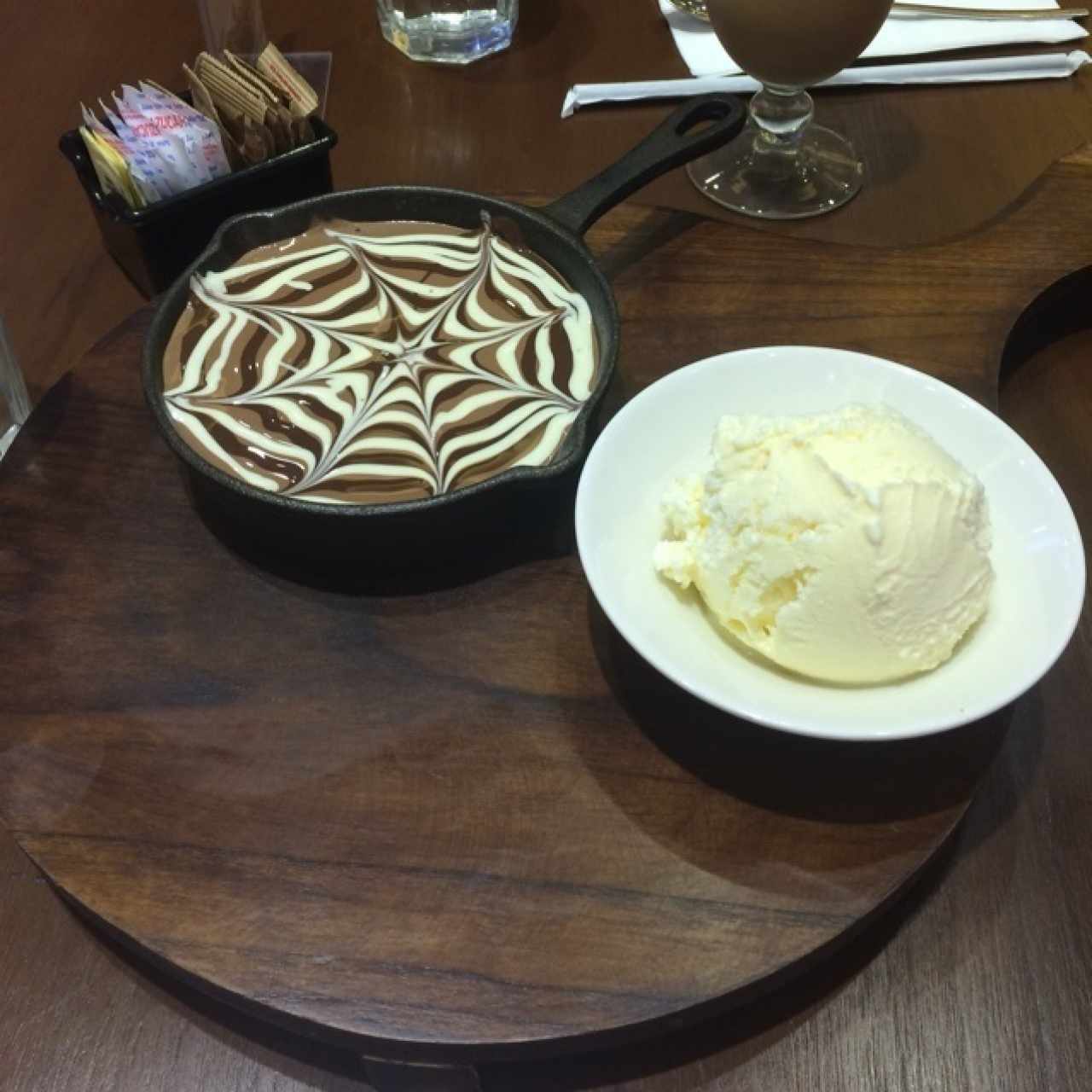 brownie galleta con helado