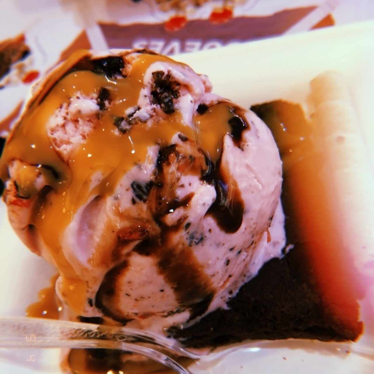 brownie con helado