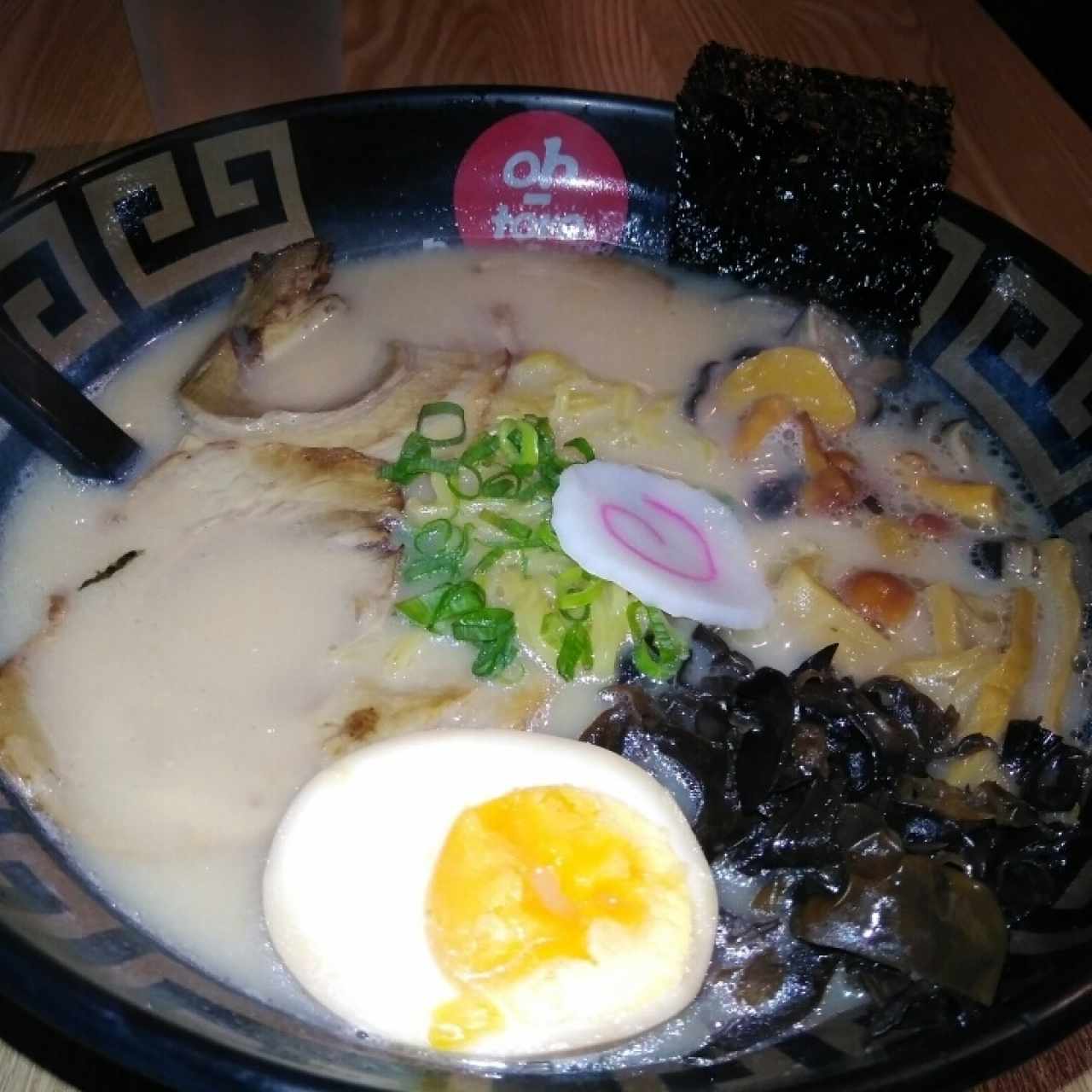 sopa ramen con hongos