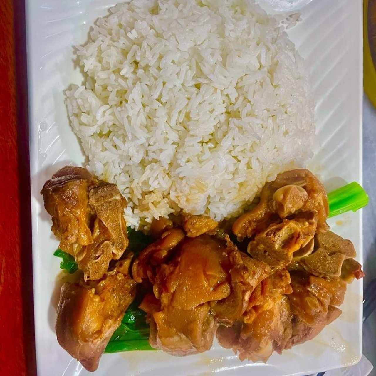 Arroz con Tofu Fermentado y Patitas de Puerco