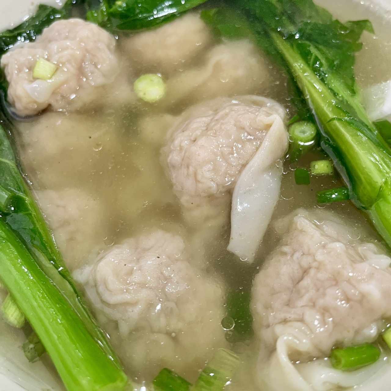 Sopa de wantón con camarones