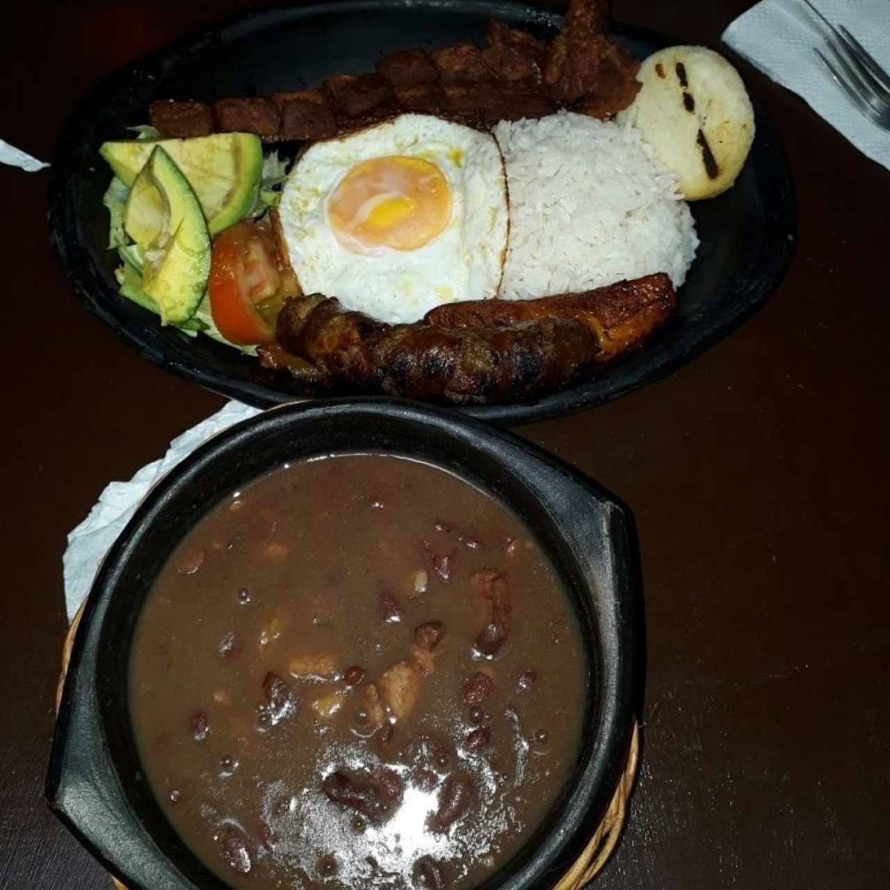 Bandeja Paisa y Fríjoles