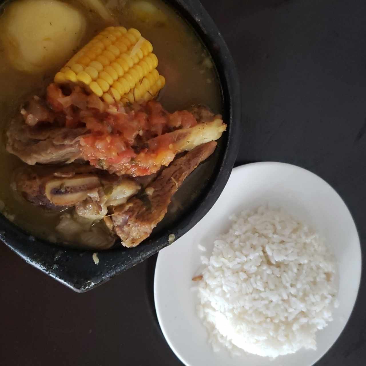 sancocho/sopa de carne (a veces solo los domingos)