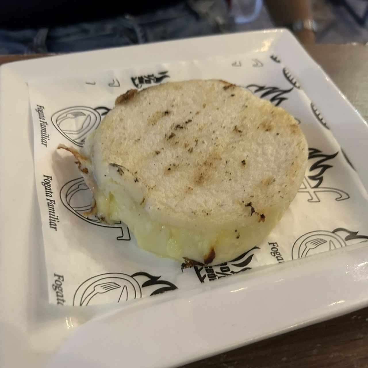 Arepa con queso