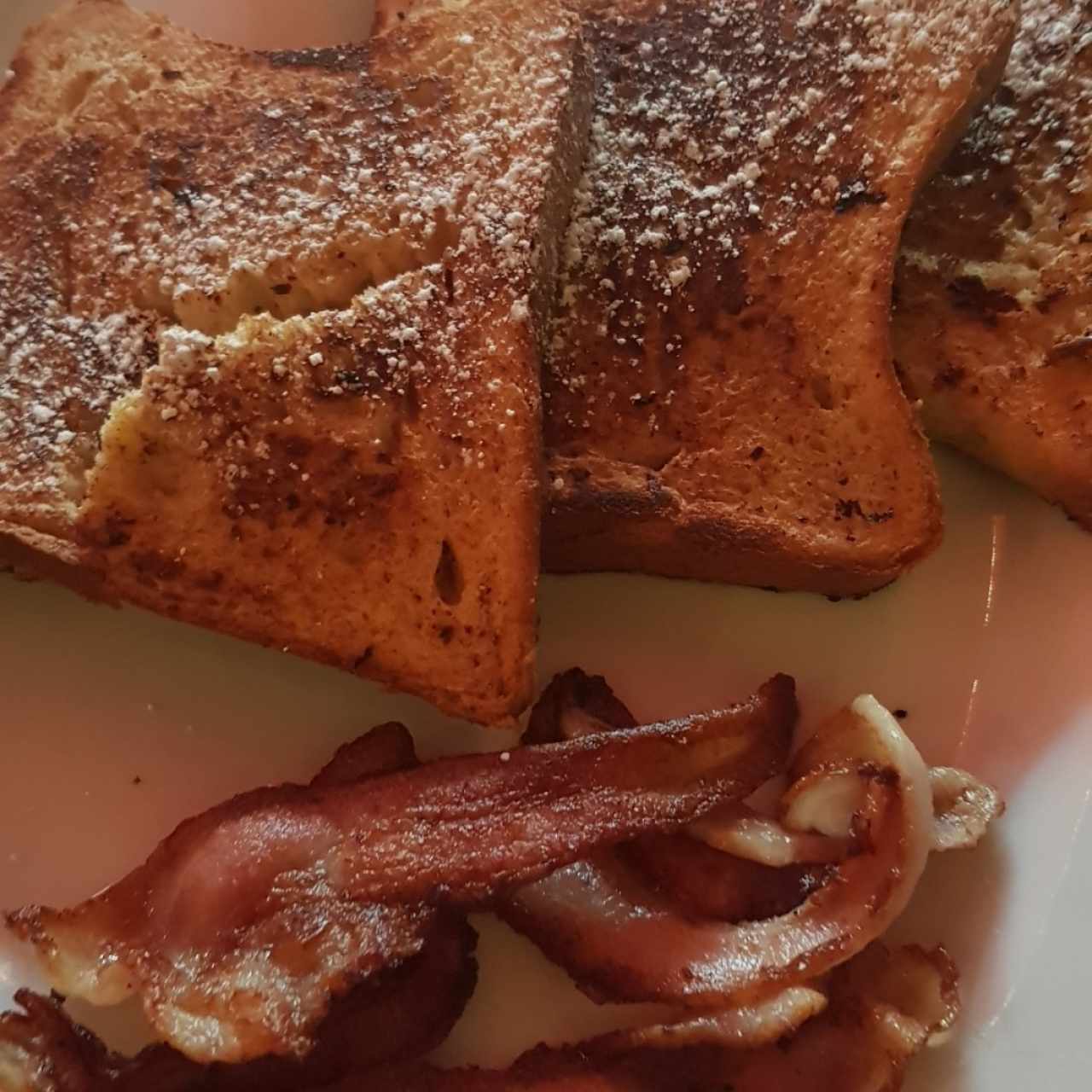 tostadas francesas con tocino