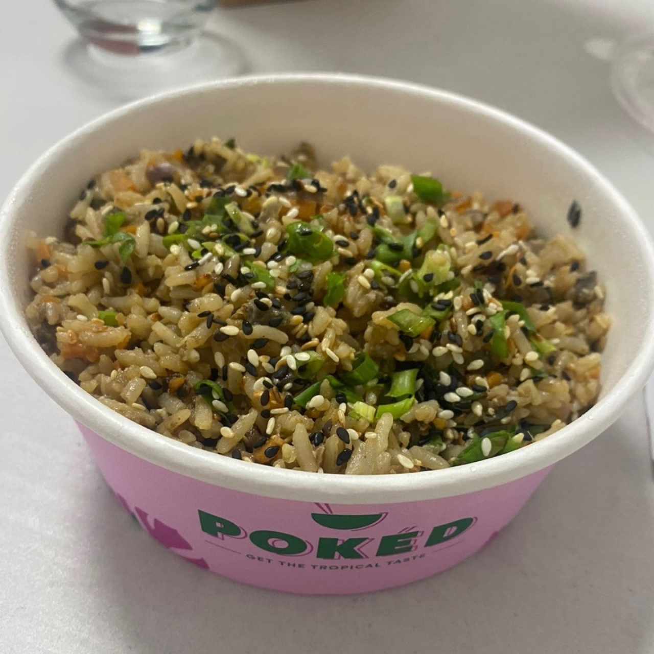 Veggie yakimeshi poke