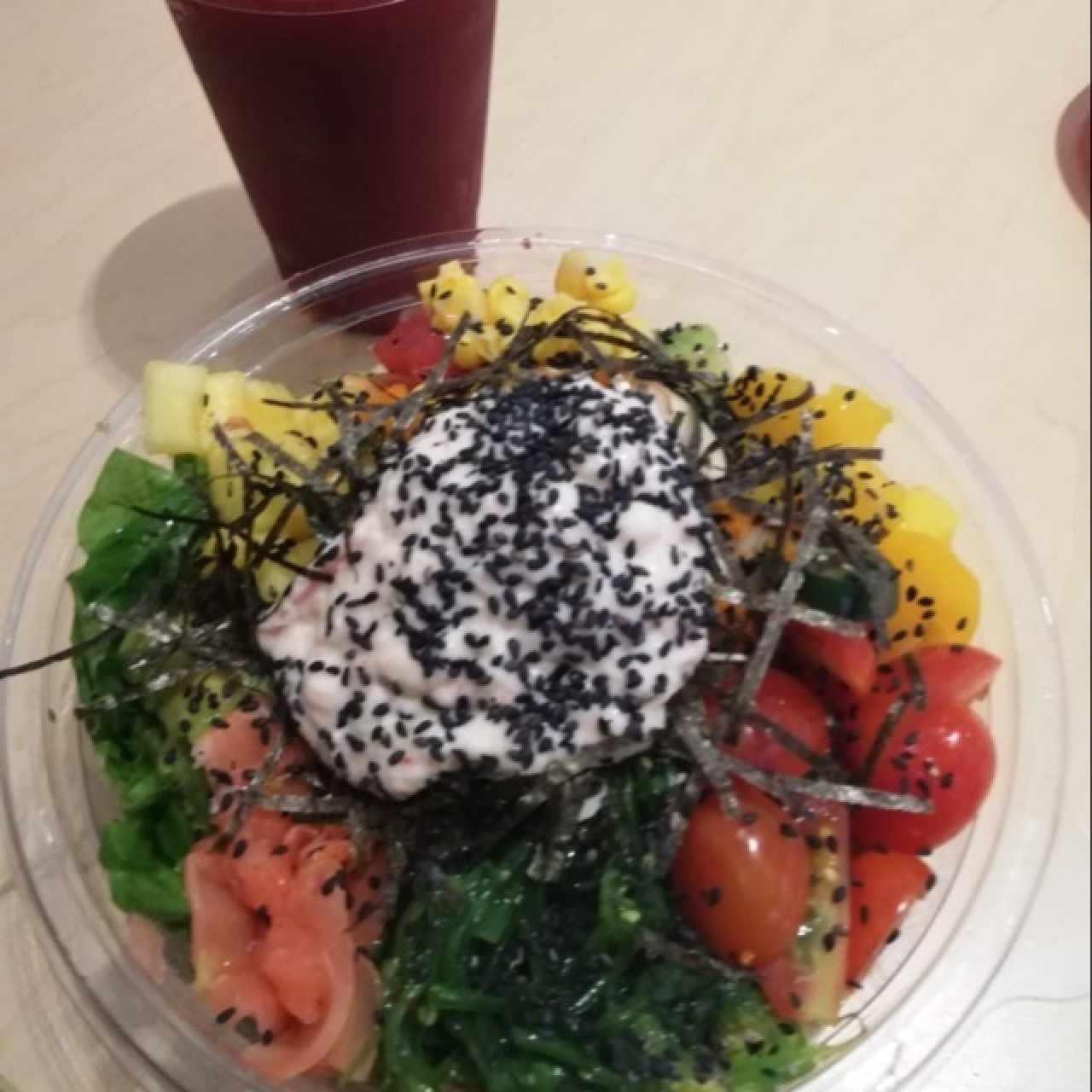 poke con crema de cangrego y nori