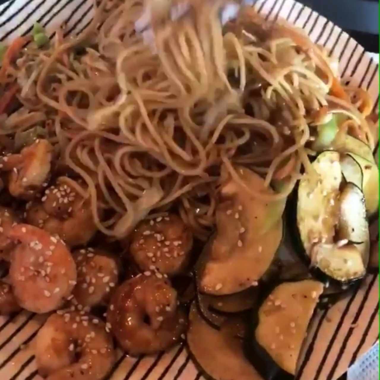 Yakisoba de camarones 