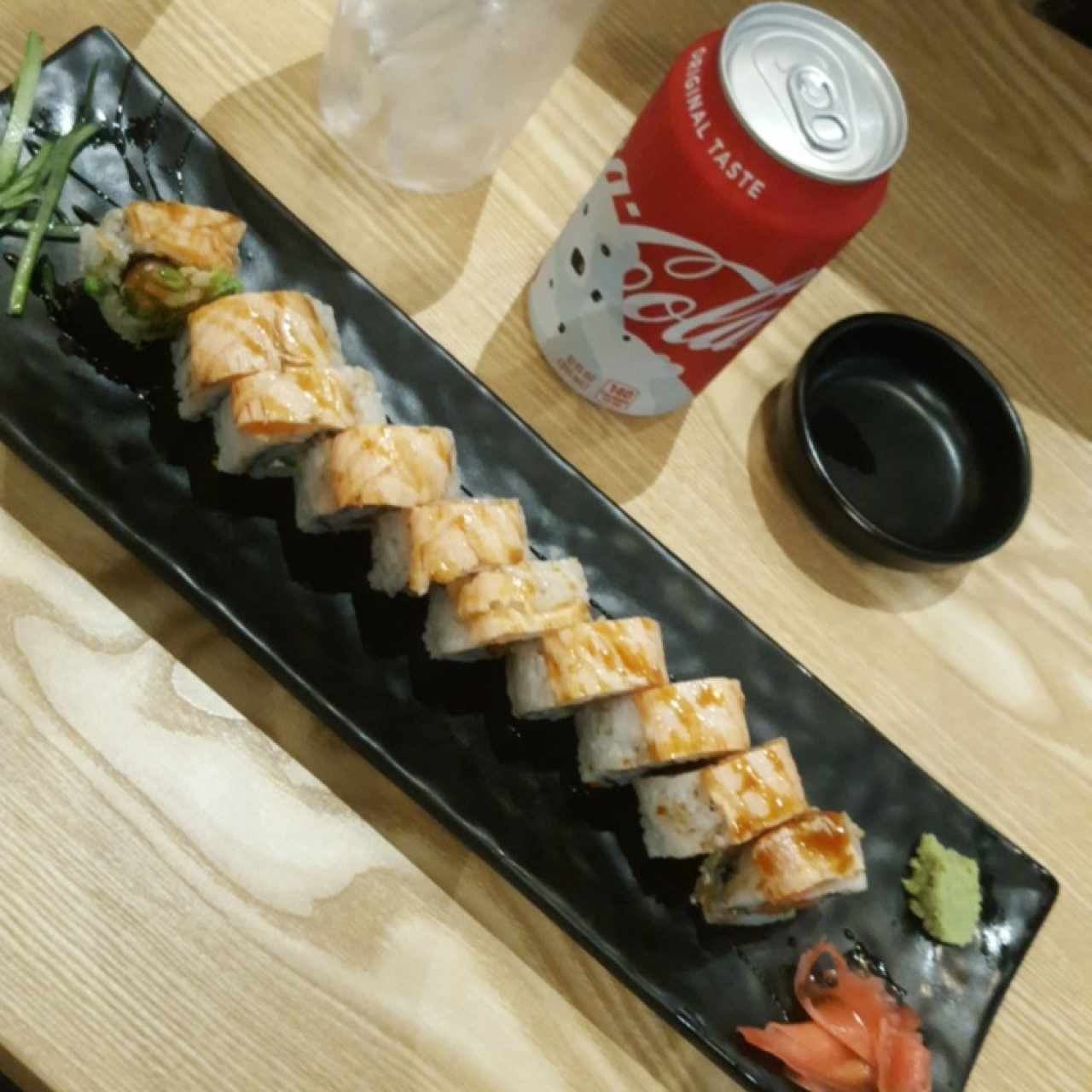 Salmón Lava Roll