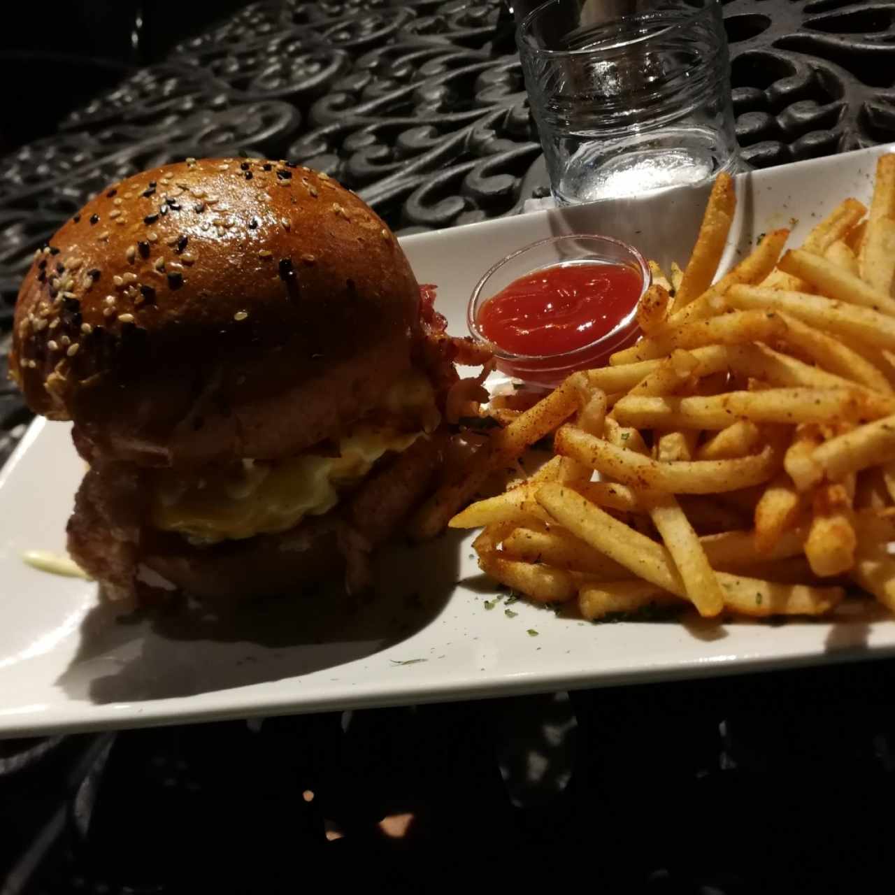 Menú - The Broker Burger