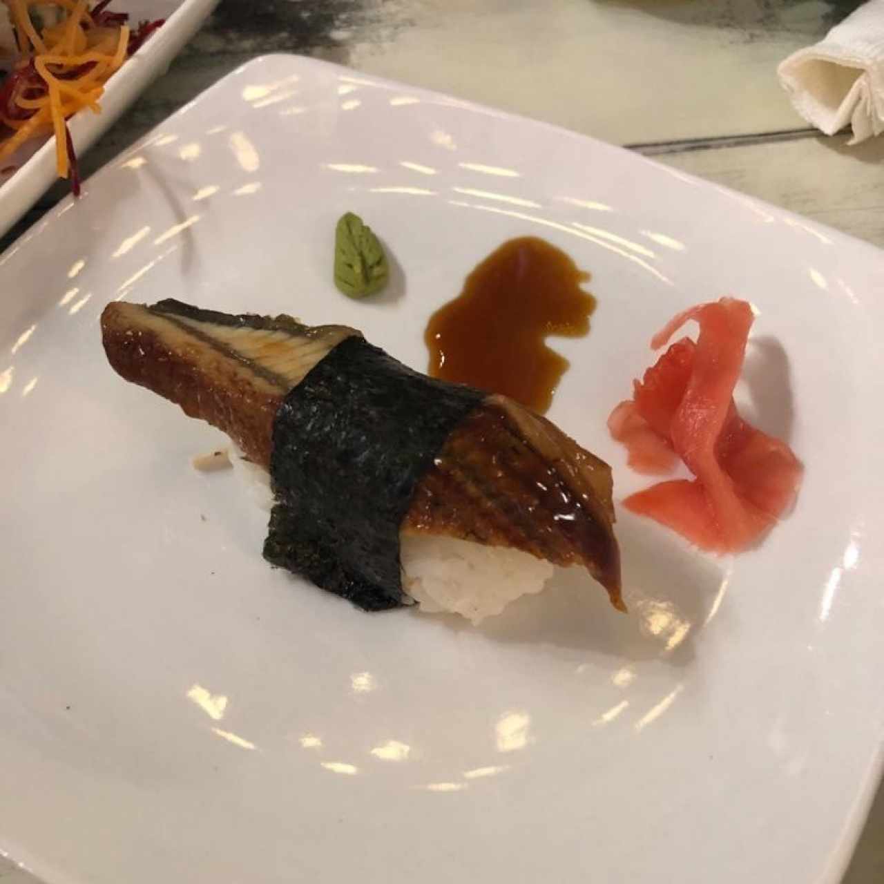 Nigiri de anguila