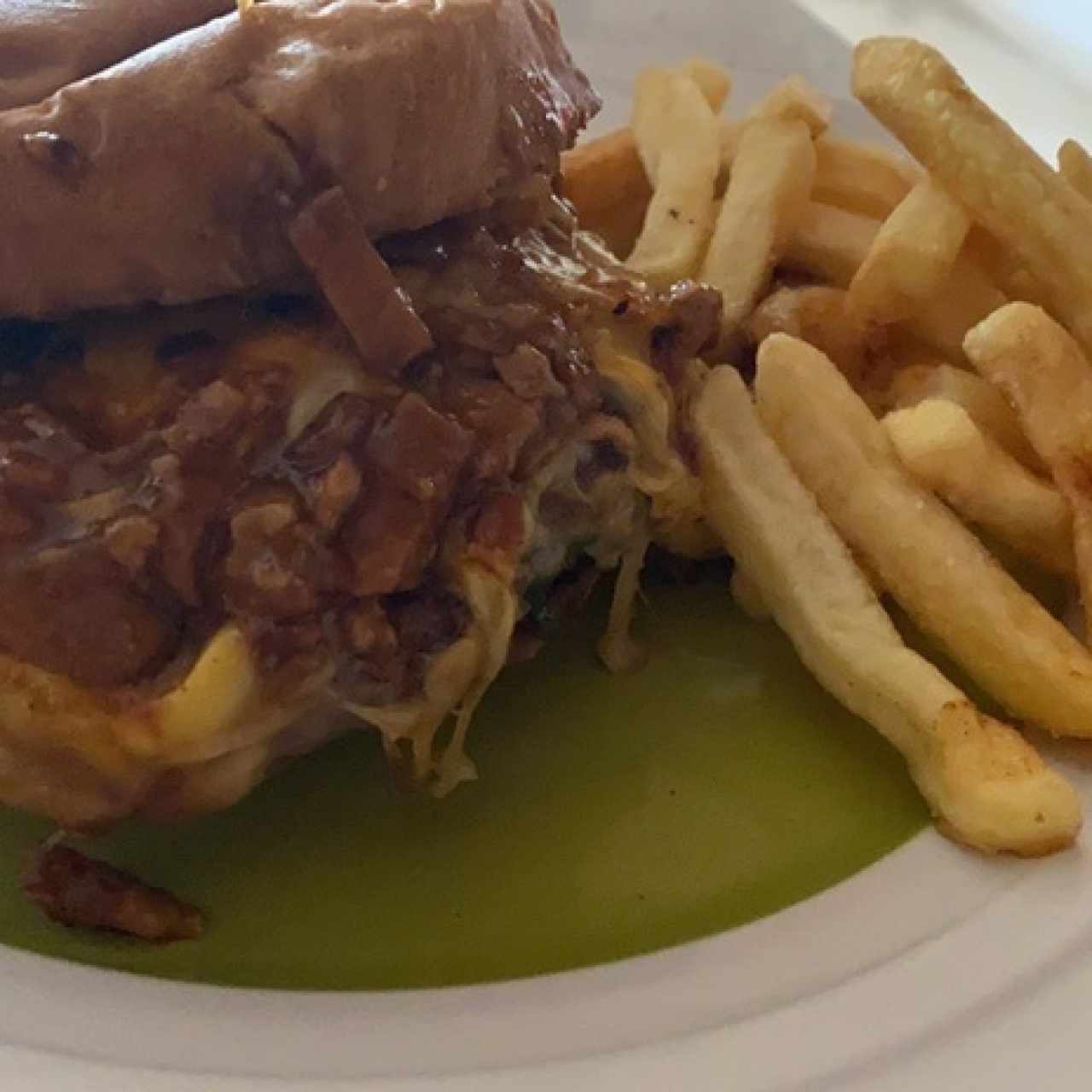 burger chole, tomada de un pedido para llevar 