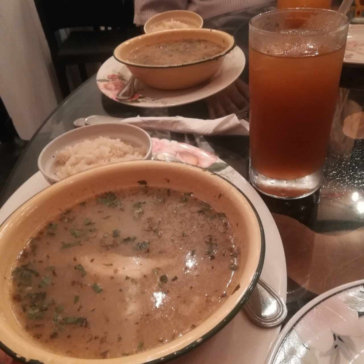 sancocho y limonada con raspadura