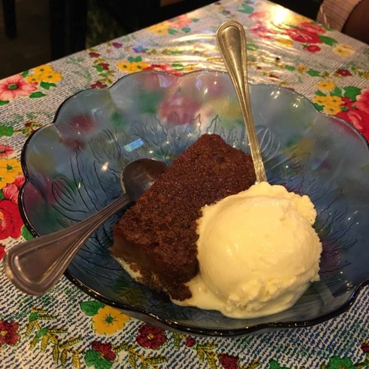 Mamallena con helado de vainilla