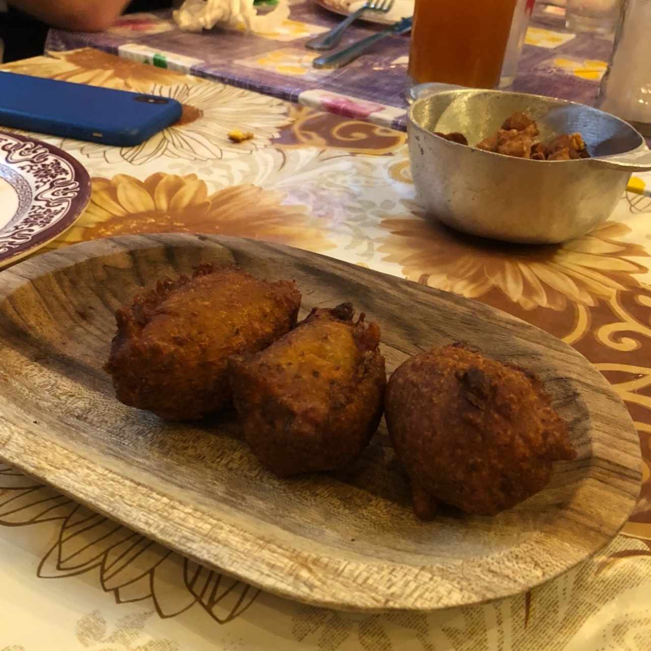 torrejitas de bacalao y chicharron de puerco