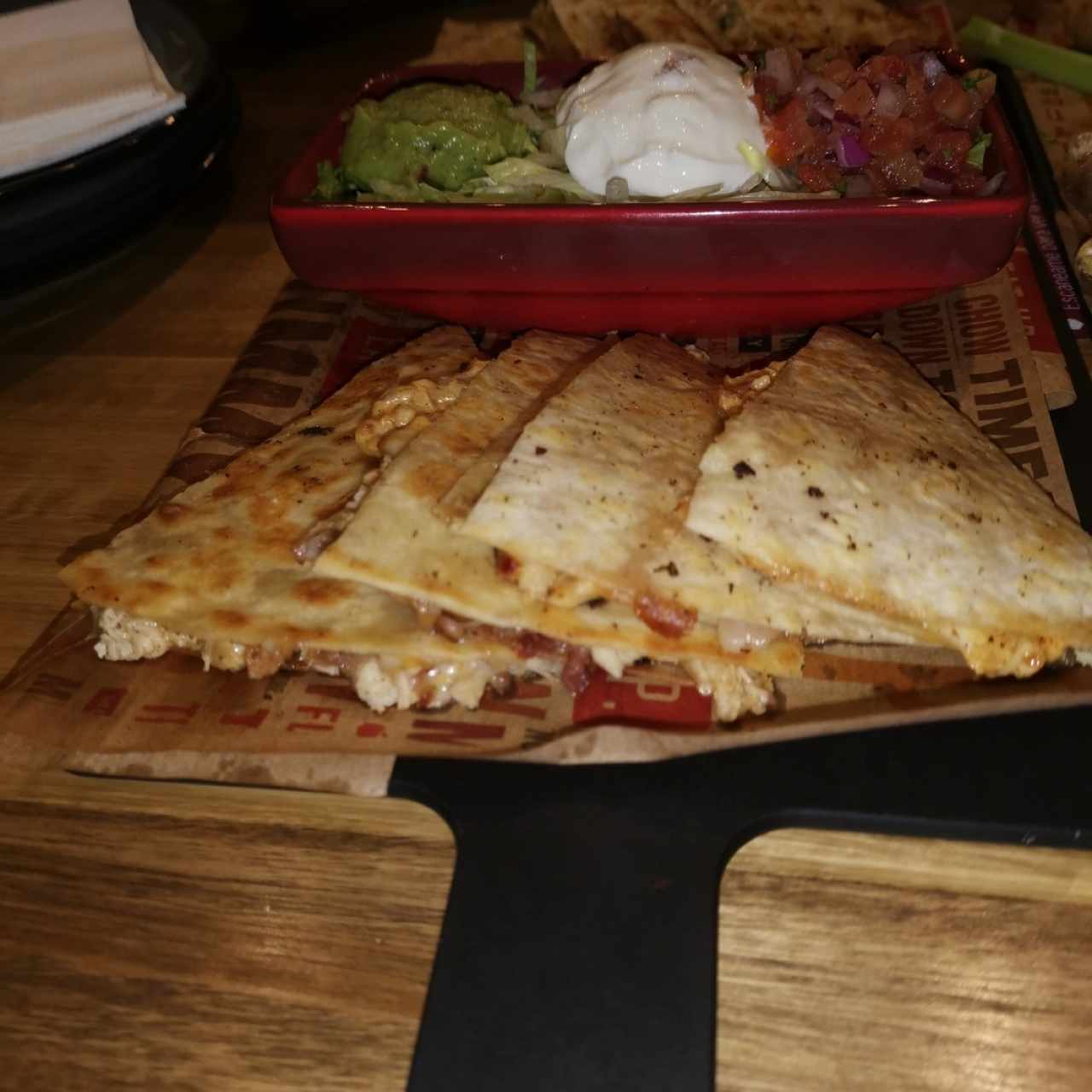 Mucho quesadilla con pollo