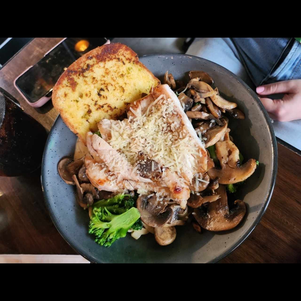Chicken & Broccoli Alfredo Pasta