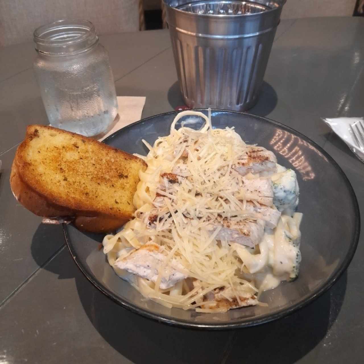 Chicken & Broccoli Alfredo Pasta