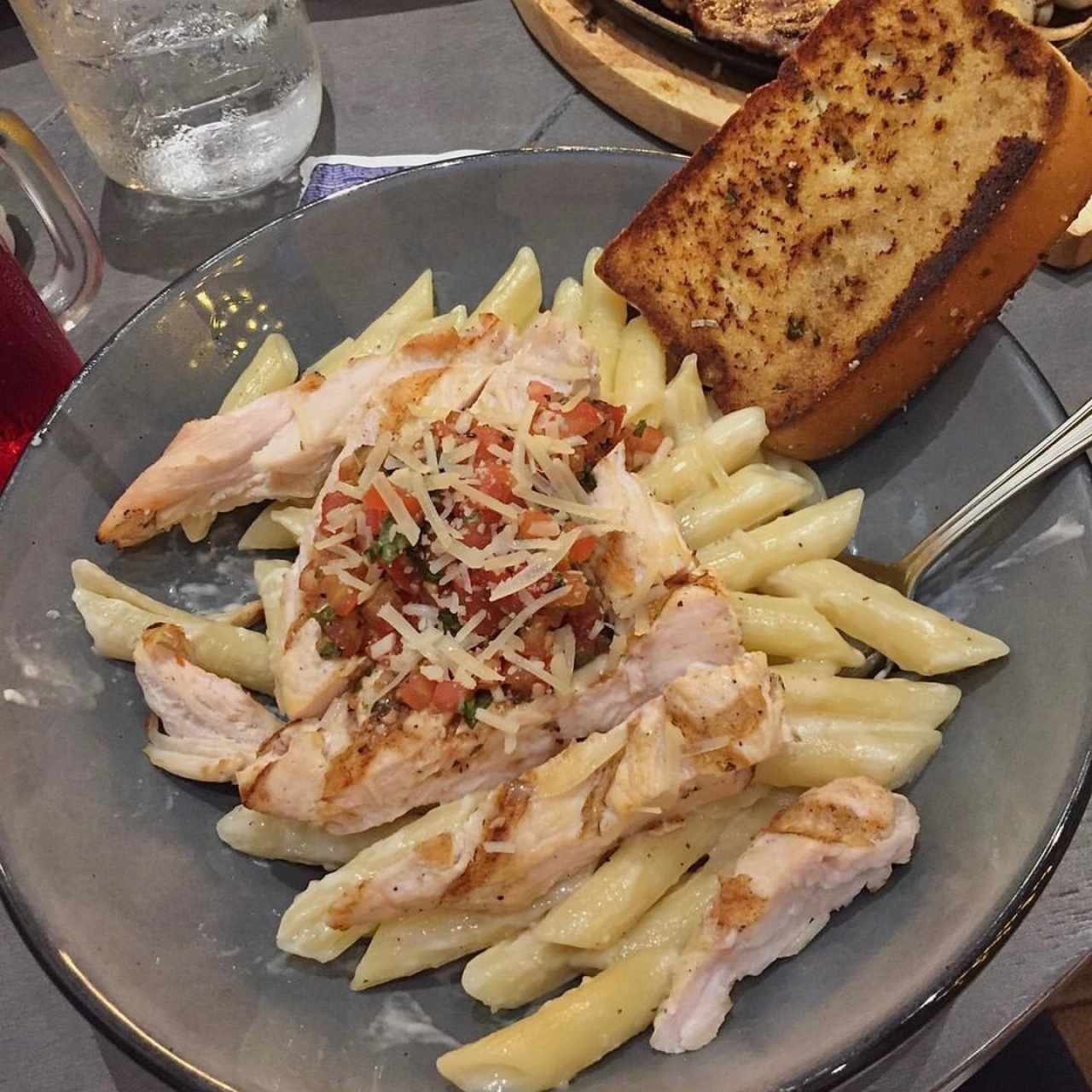 Chicken & Broccoli Alfredo Pasta