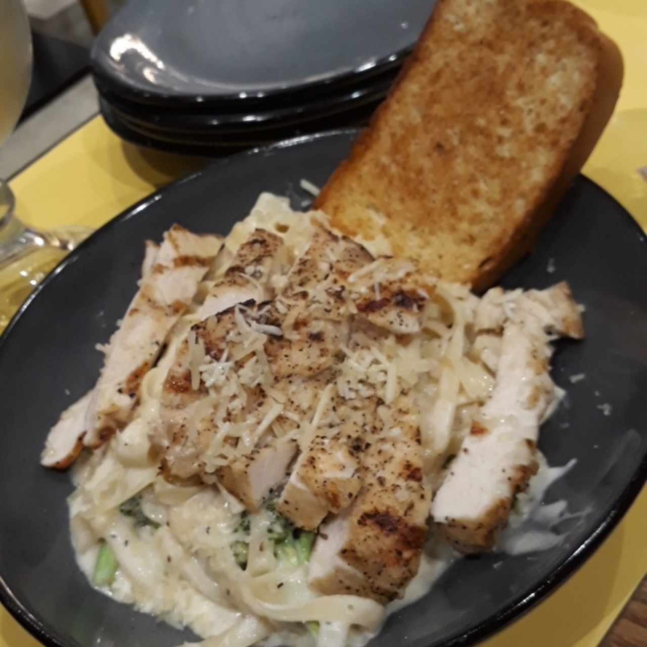 chicken alfredo brocoli