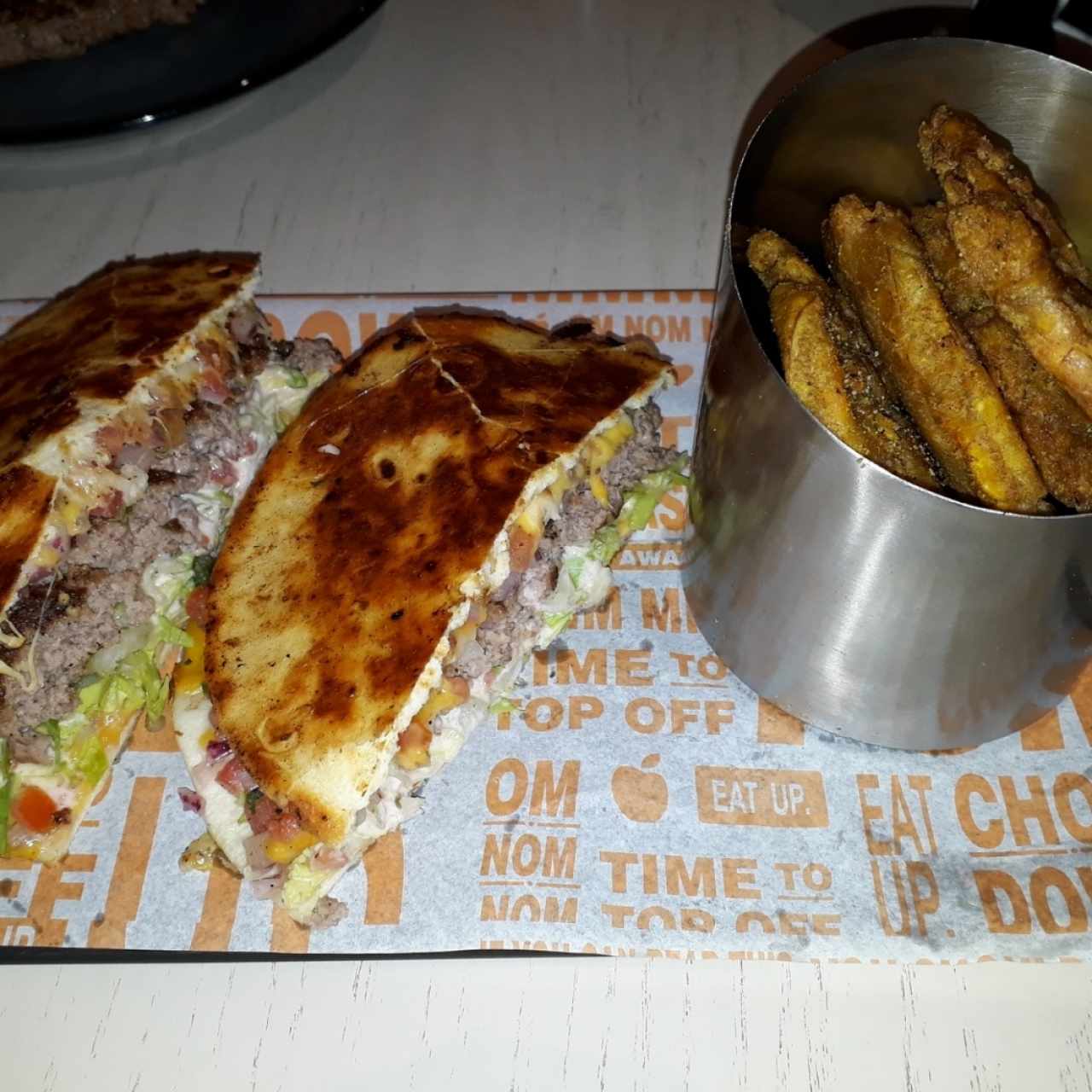 Quesadilla Burger con patacones