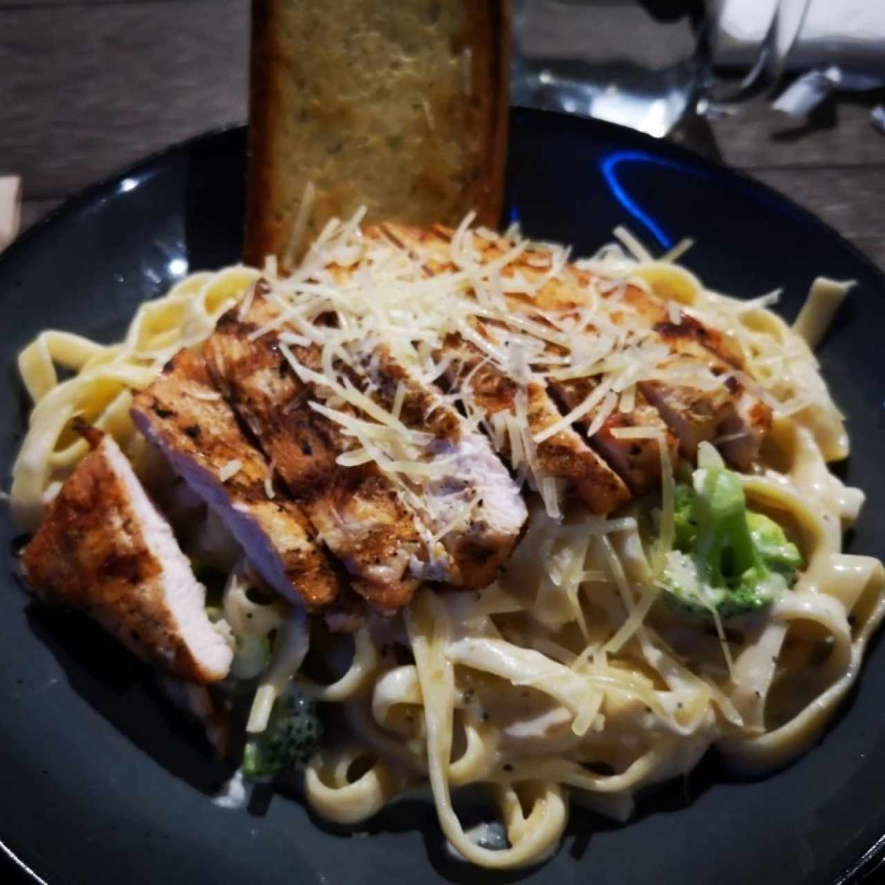 Chicken & Broccoli Alfredo Pasta