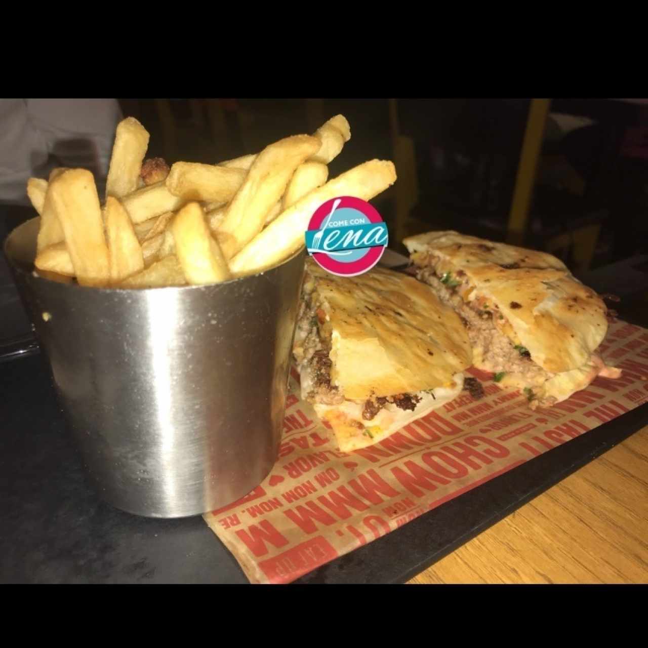 Quesadilla Burger con Papas Fritas