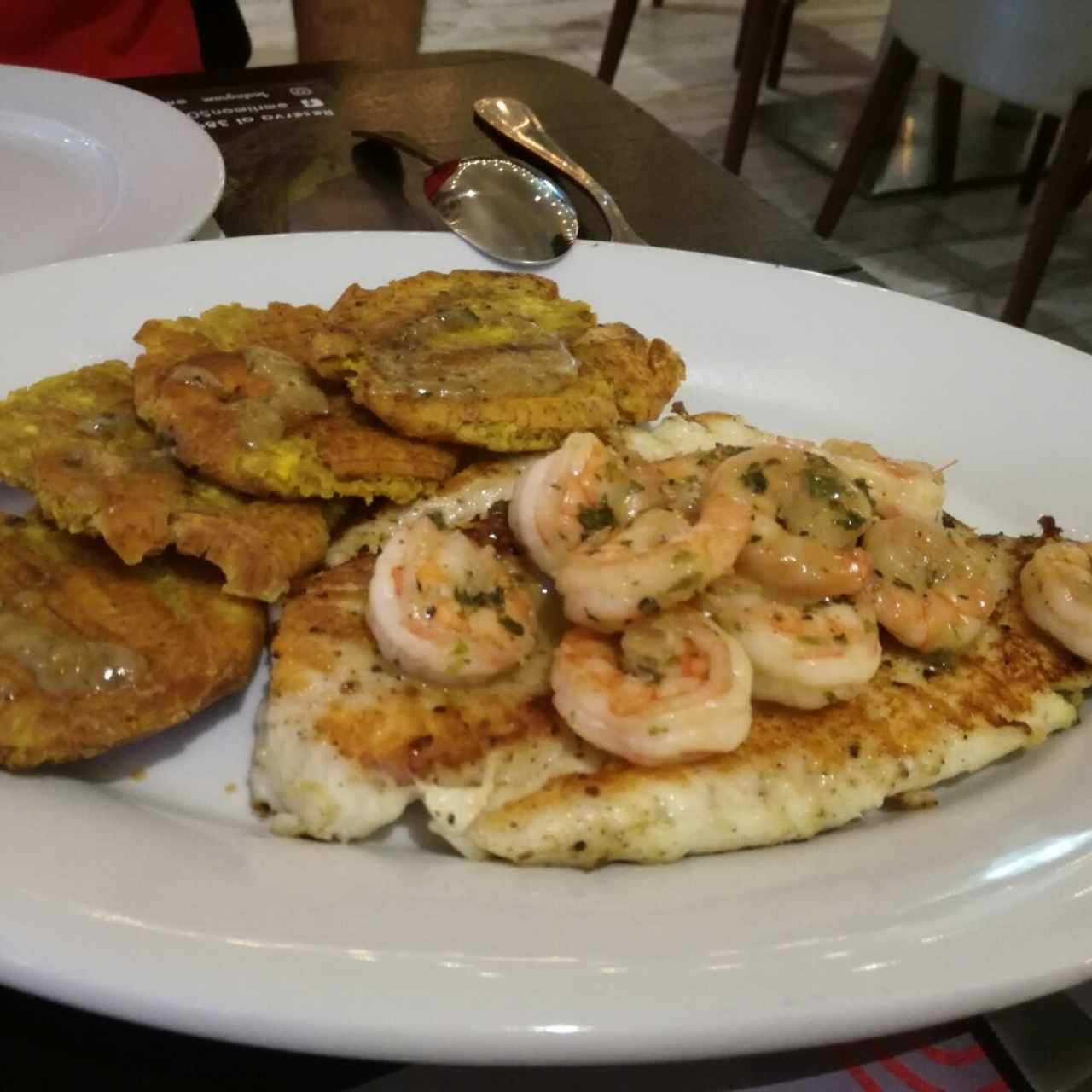 filete bañado de camarones