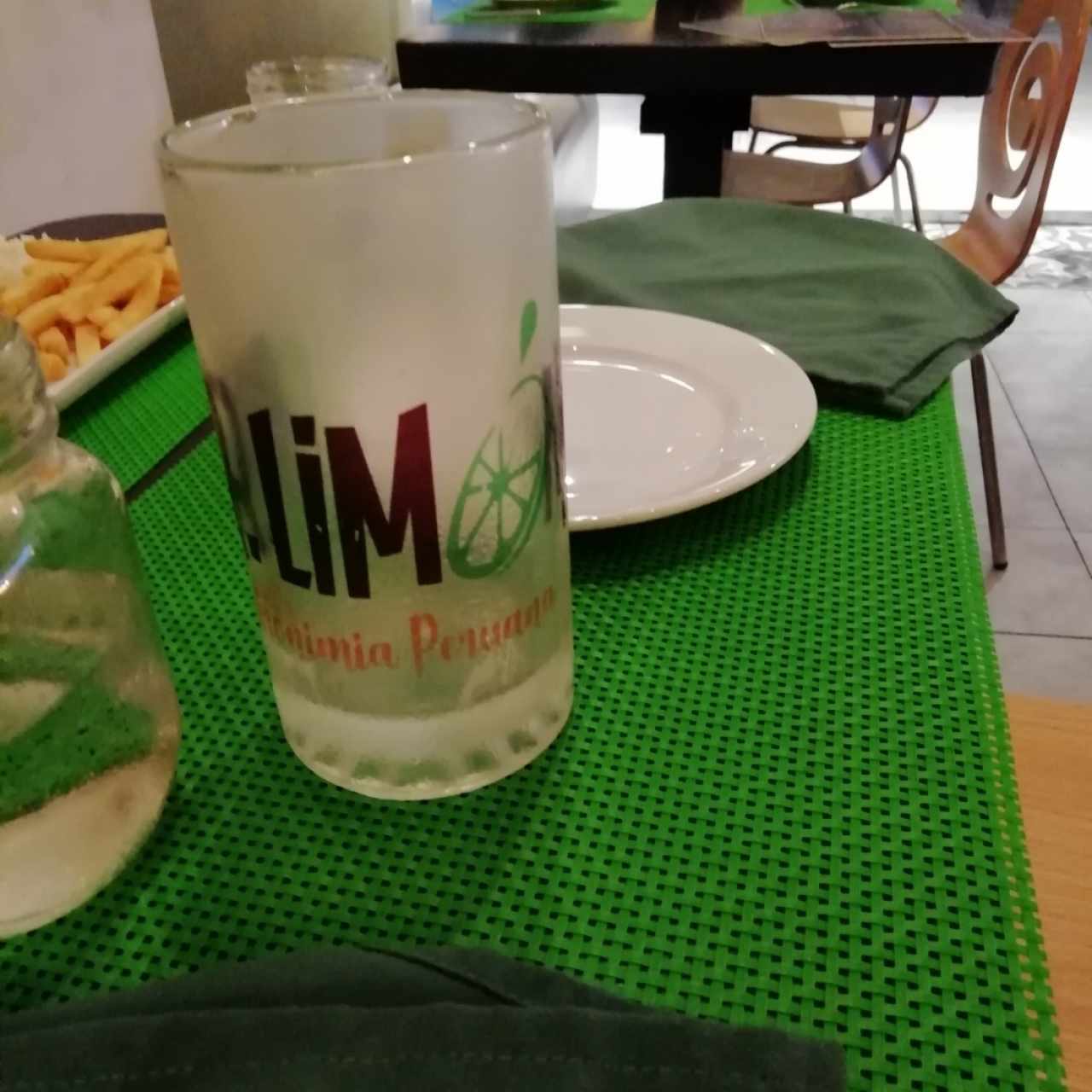 Cerveza nacional en vaso mr limón