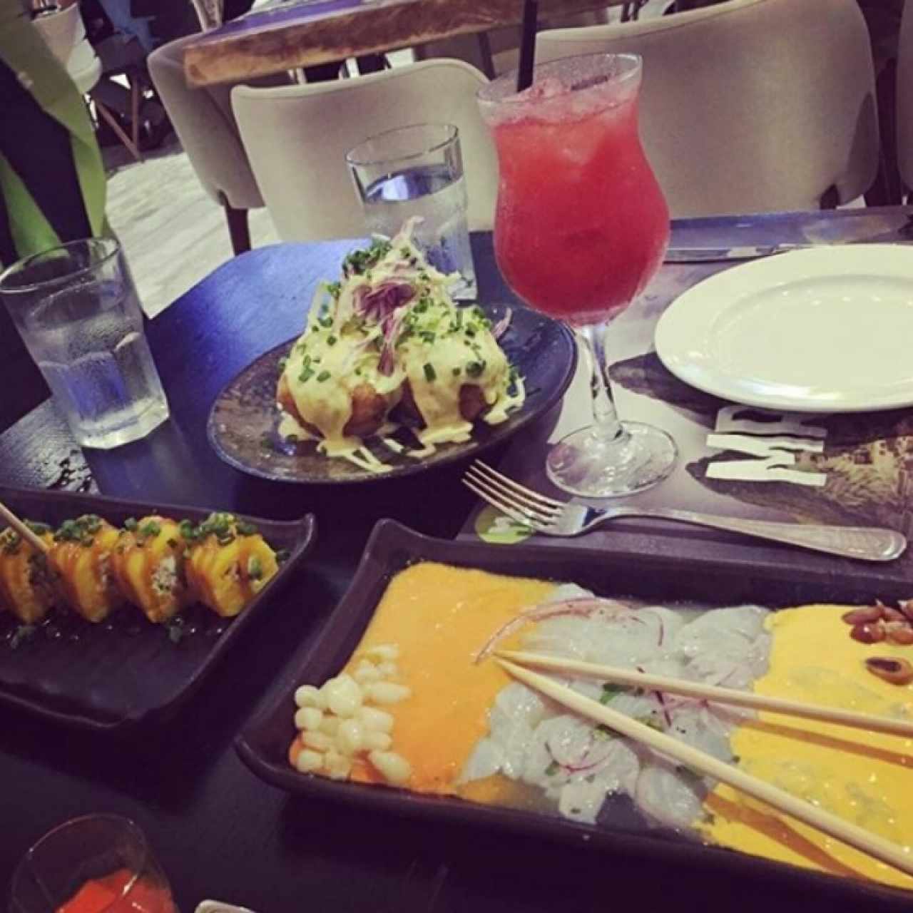 Ceviche frito, causa maki y tiradito