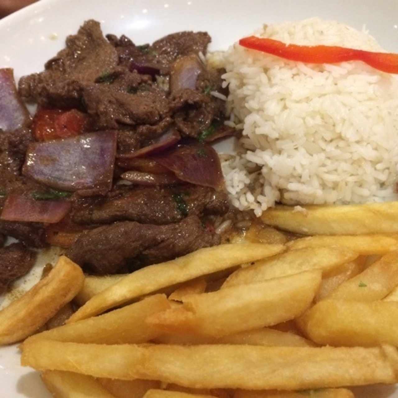 Lomo saltado