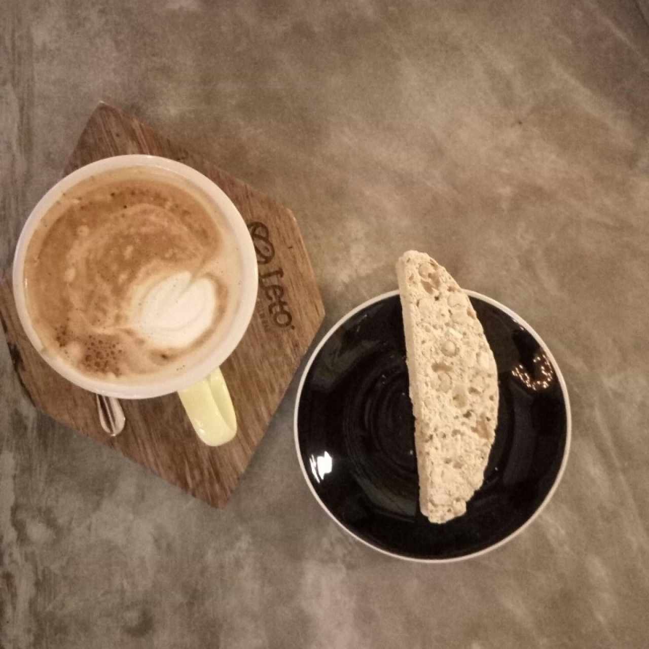 Capuchino con Biscotti ☕👍