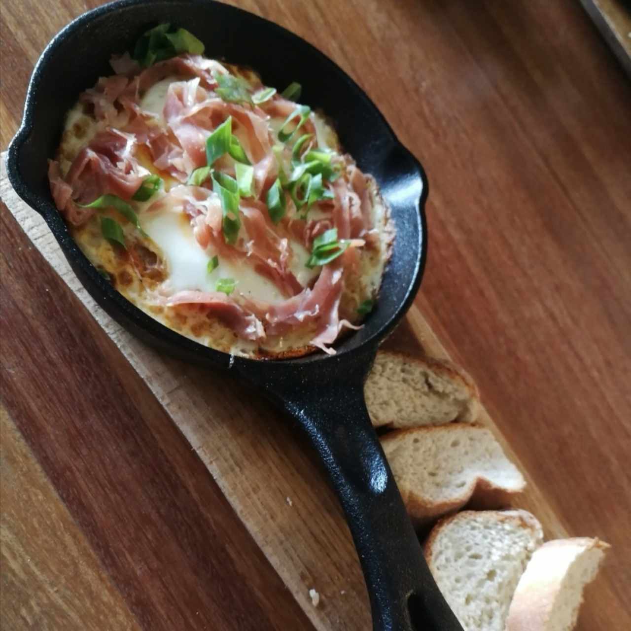 Huevos horneados con jamón