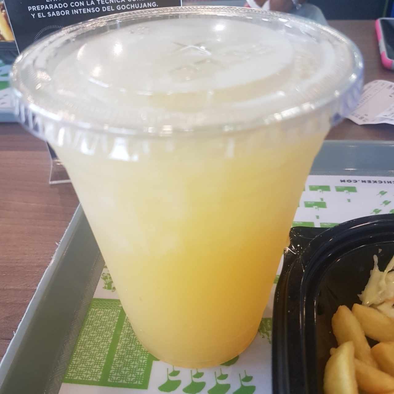 Jugo de piña con canela